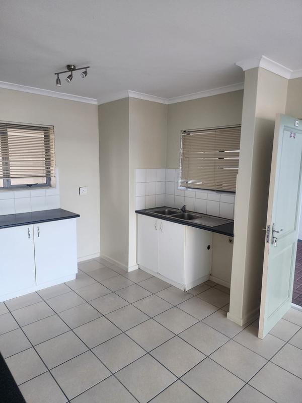 To Let 2 Bedroom Property for Rent in Whispering Pines Western Cape